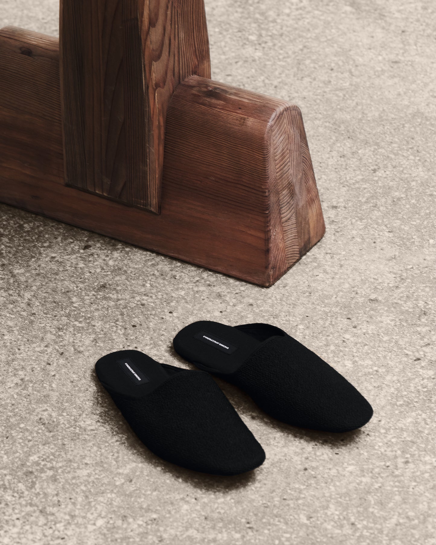 Vidar Slippers | Black